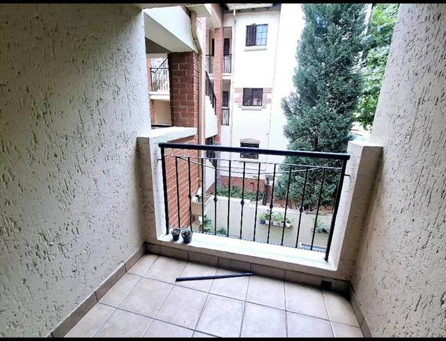 1 BEDROOM APARTMENT FOR SALE IN PINESLOPES
